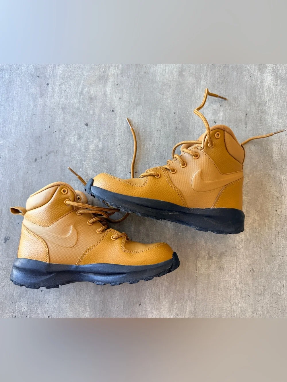 Nike Manoa Leather Outdoor Boots Kids Shoes Wheat and Black